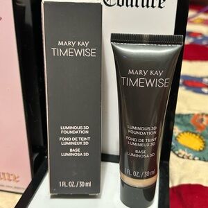 Mary Kay Luminous 3D Foundation in Ivory 110 BNIB